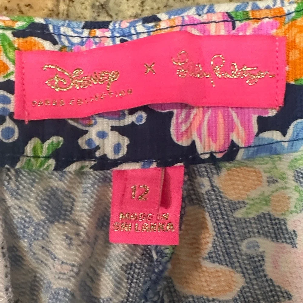 Disney- Lilly Pulitzer Navy Floral High Waist Women's Shorts size 12 - Picture 2 of 5
